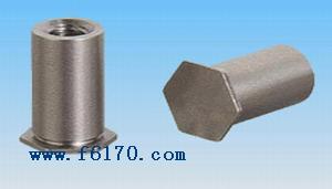 ���T����